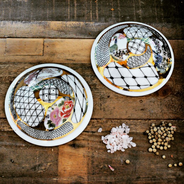 Salt & Pepper Shaker with Pink Hamalayan Salt and White Peppercorn Salt & Pepper Shaker with Pink Hamalayan Salt and White Peppercorn