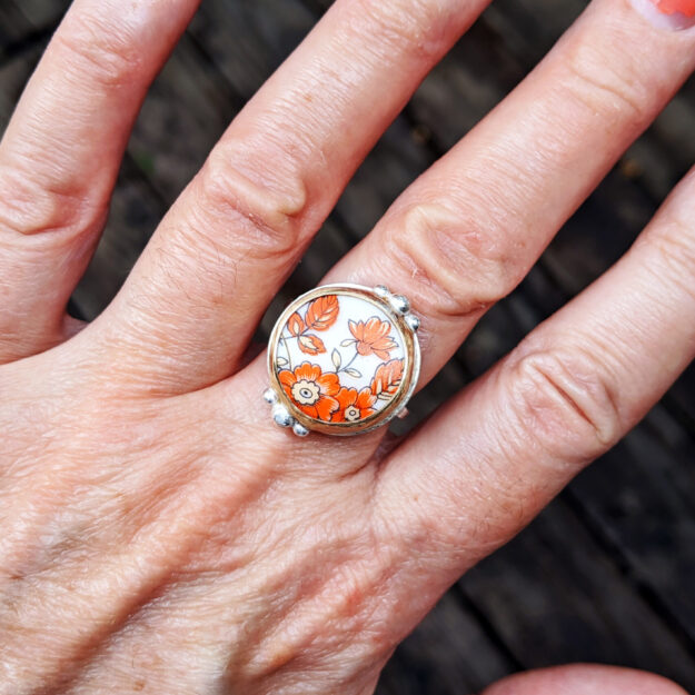 Melanie-Sherman-Ceramics-Jewelry-Red-Flower-Ring-01